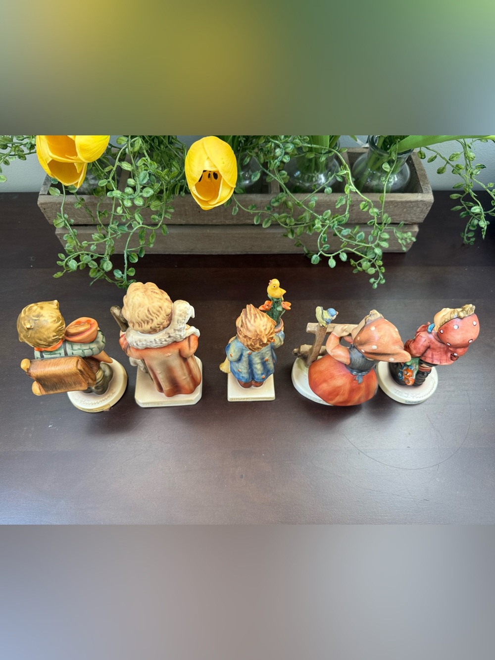 Lot of 5 Hummel figurines by M.J Hummel - Picture 4 of 9